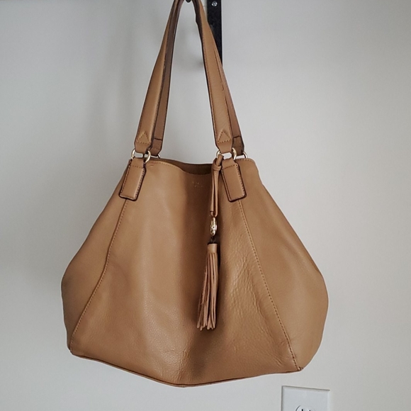 Vince Camuto Handbags - Vince Camuto leather tote shopper bag